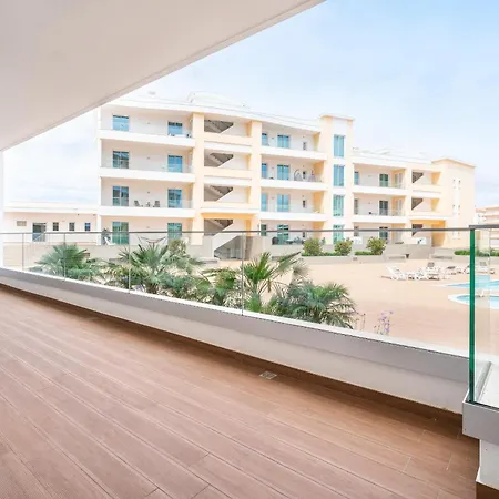 Marina View 4 With Pool By Homing Διαμέρισμα *