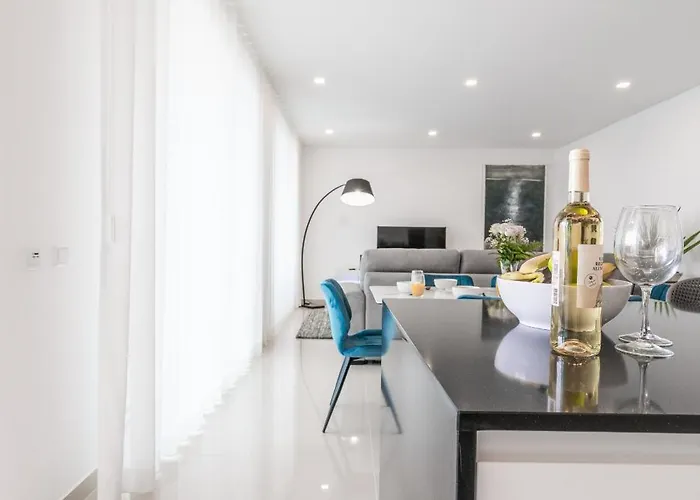 Marina View 4 With Pool By Homing ラゴス