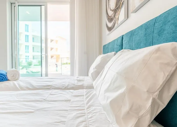 Marina View 4 With Pool By Homing